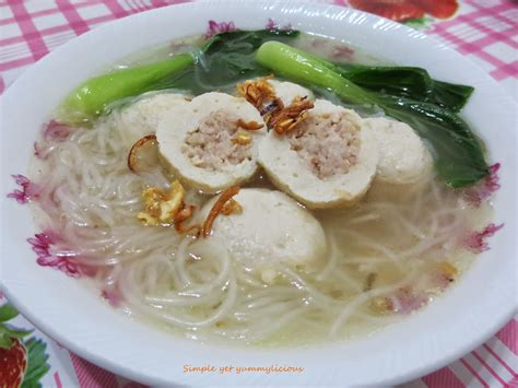  FuZhou  Fish Ball Soup: A Symphony of Savory Broth and Bouncy Delights!